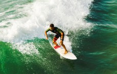 BG大游官网-巴黎俱乐部因欧冠决赛后球迷行为不当遭欧足联罚款14.8万欧元